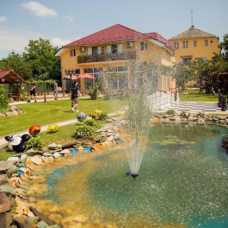 Hotel Beauty Complex Berehove  Esterno foto