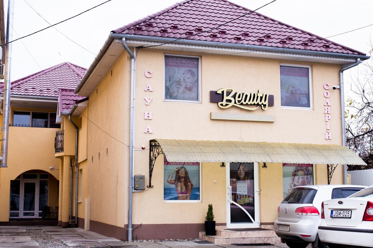 Hotel Beauty Complex Berehove  Esterno foto