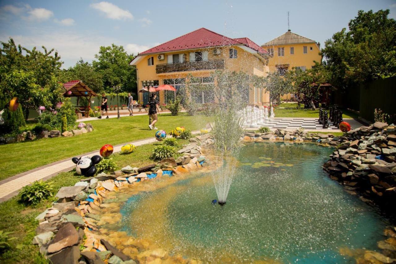 Hotel Beauty Complex Berehove  Esterno foto